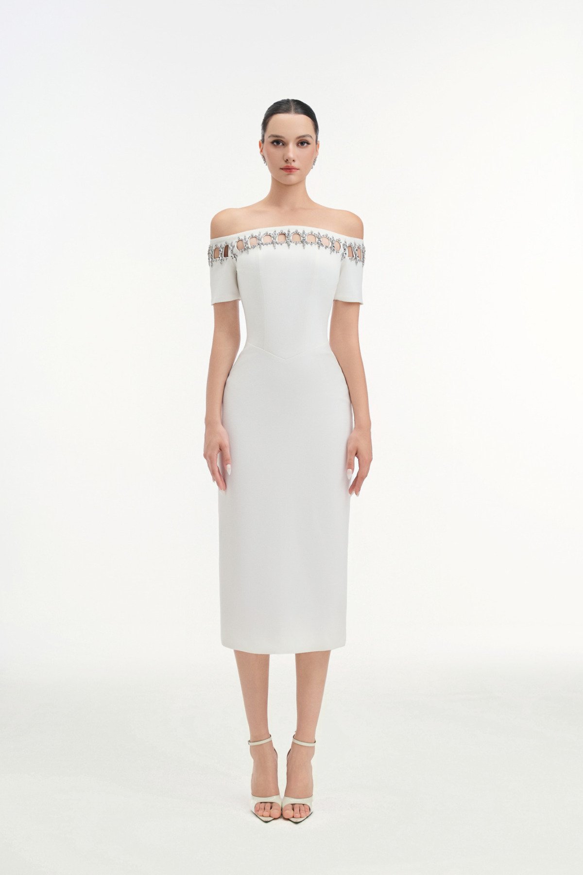 FEMININITY - Váy midi trắng