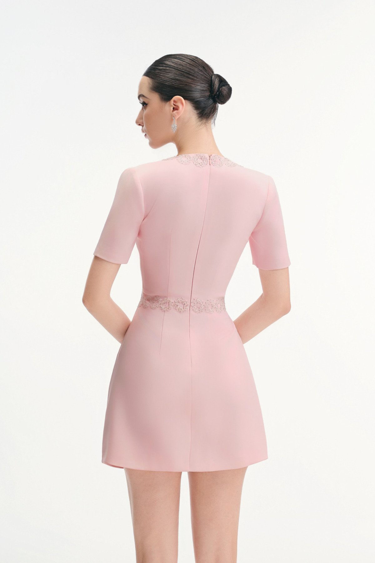 FEMININITY - ĐẦM HỒNG NGẮN