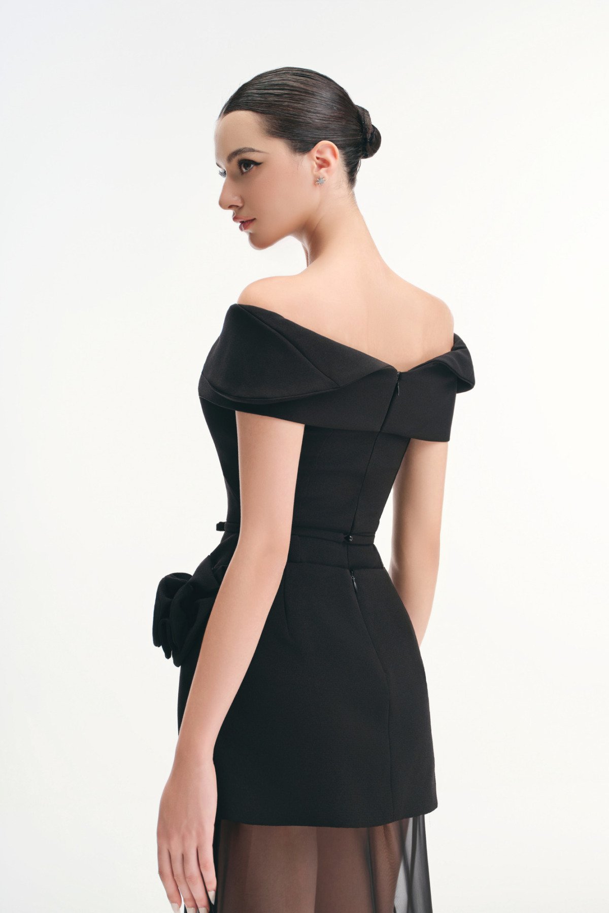 FEMININITY - VÁY ĐEN PHỐI OGANZA