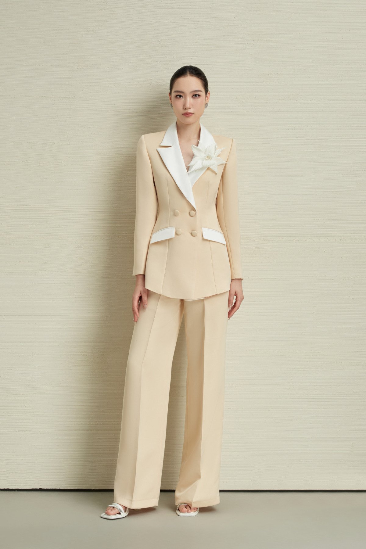 SET VEST NUDE PHỐI TRẮNG HOA CÀI