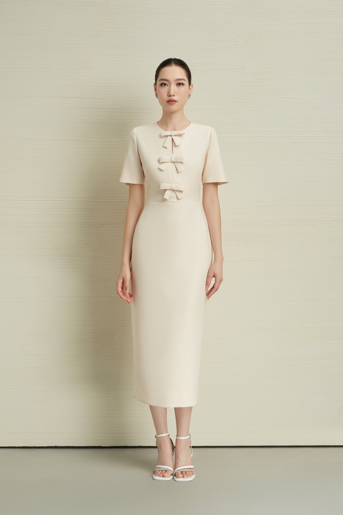 VÁY BÚT CHÌ ĐÍNH NƠ