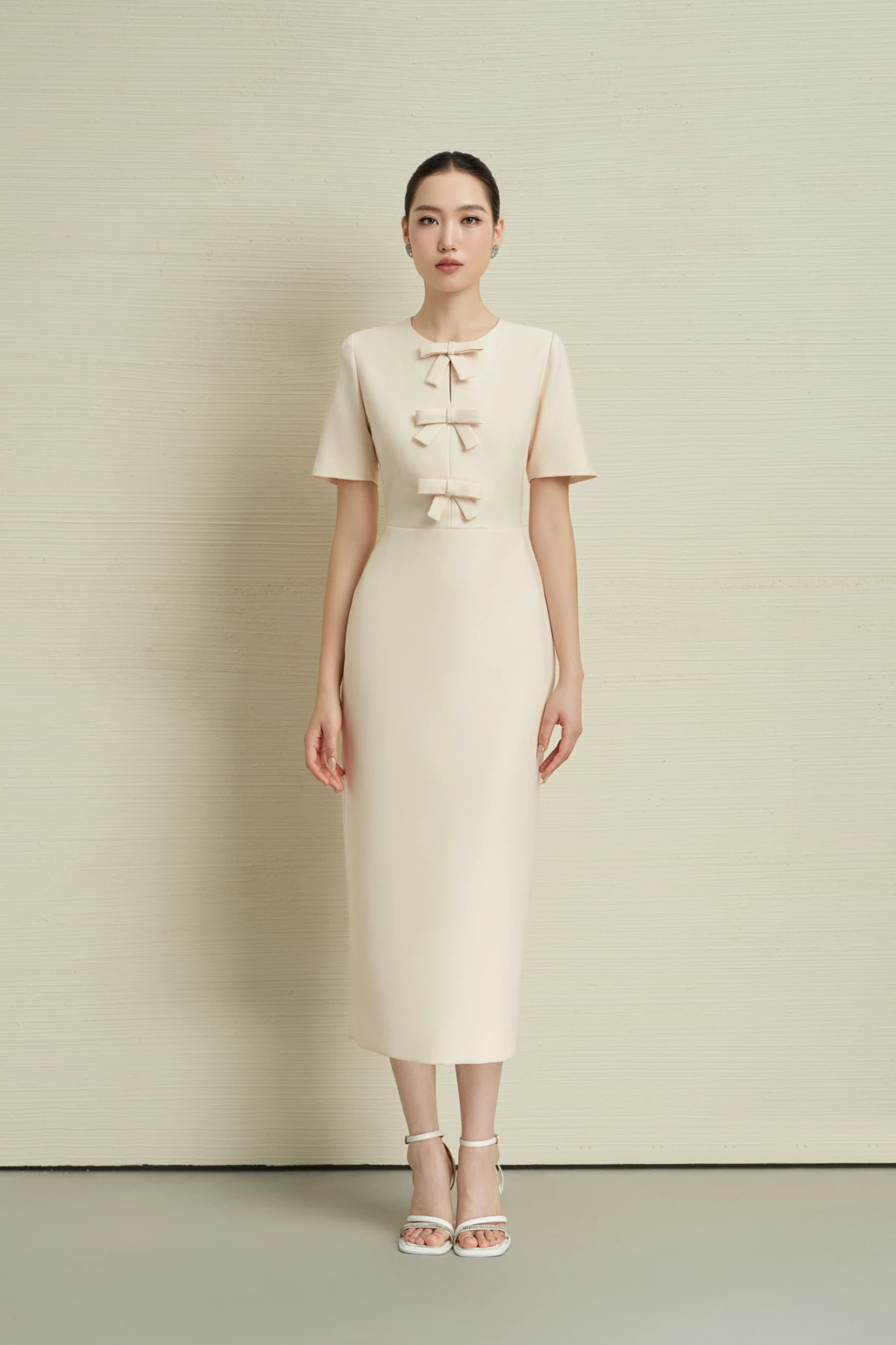 VÁY BÚT CHÌ ĐÍNH NƠ