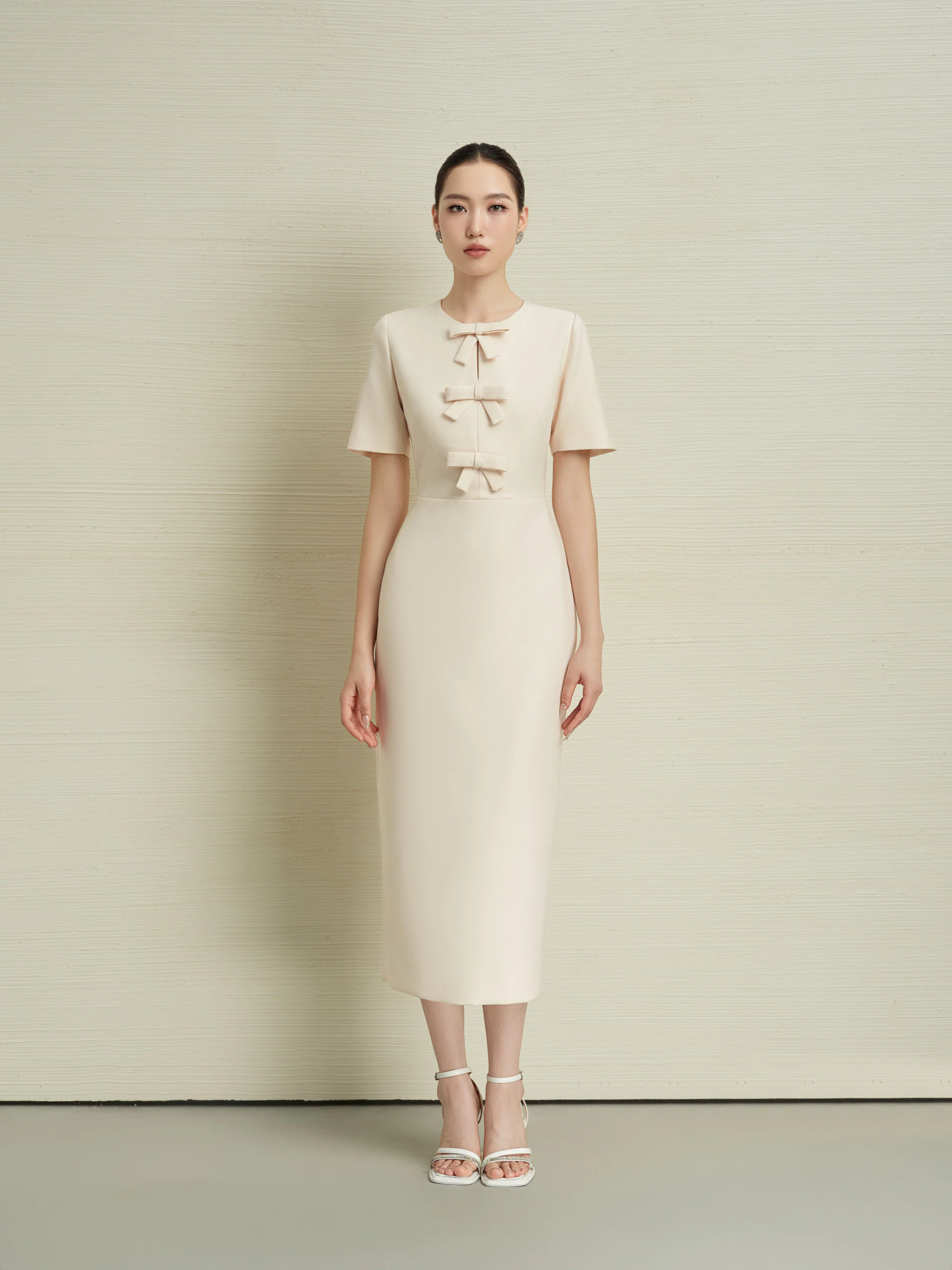 VÁY BÚT CHÌ ĐÍNH NƠ