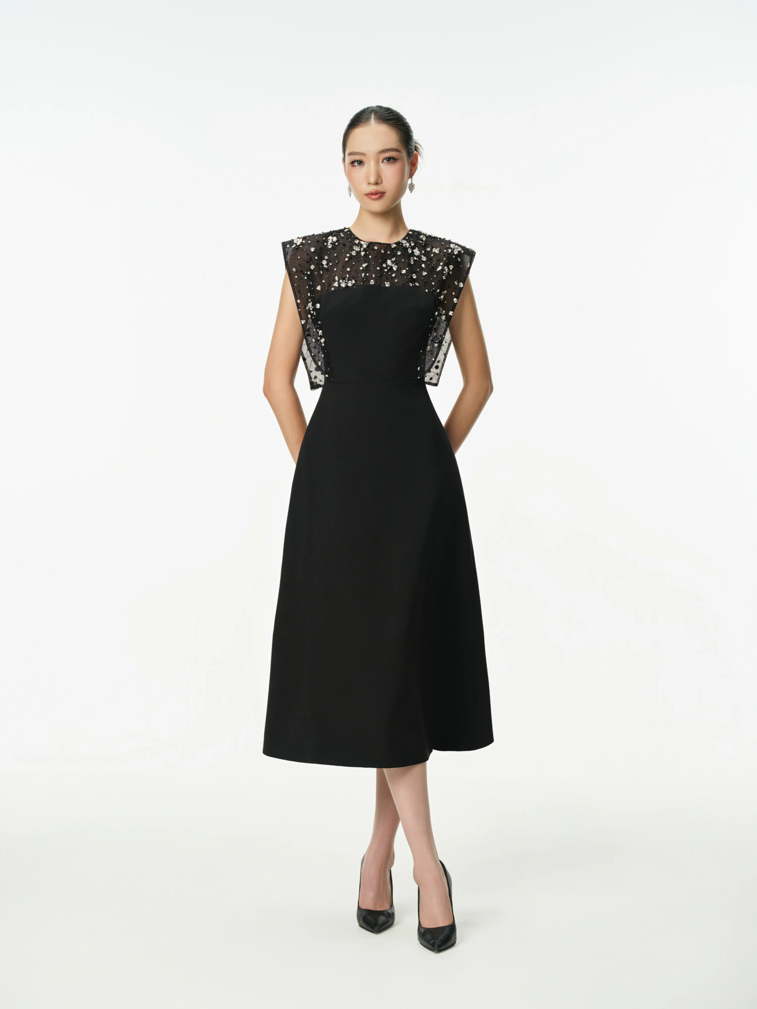 ĐẦM A ĐÍNH CỔ VAI